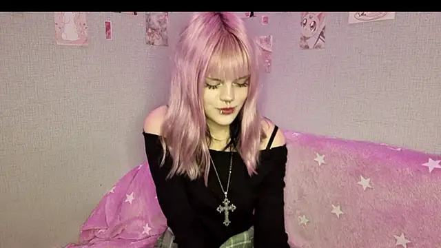 VelvetAlice online show from June 12, 2026, 9:23 pm