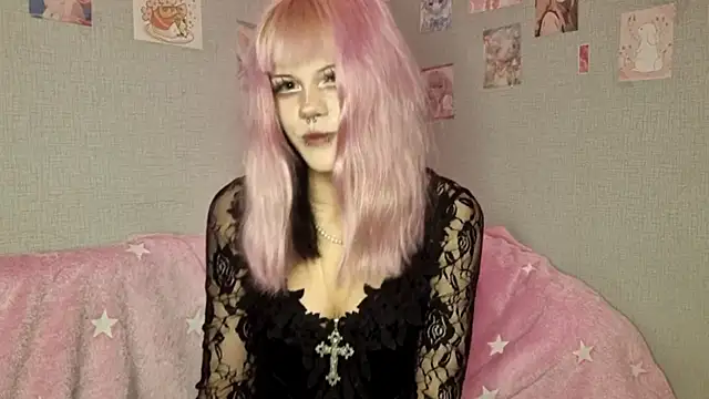 VelvetAlice online show from May 31, 2026, 9:04 pm