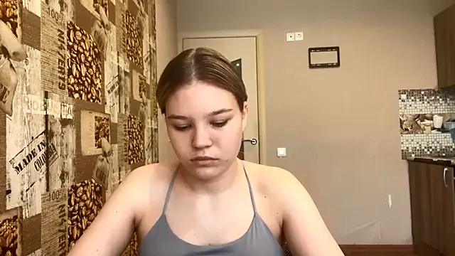HellyRay online show from June 3, 2026, 1:12 pm