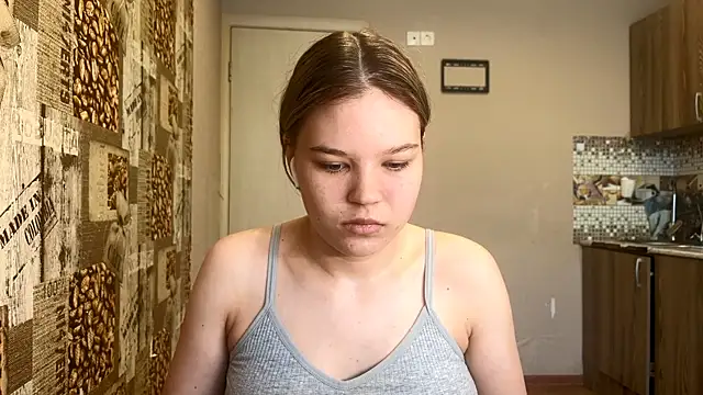 HellyRay online show from June 4, 2026, 1:05 pm