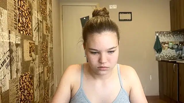 HellyRay online show from June 2, 2026, 1:22 pm