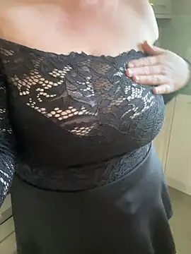 Curvy-CallieXX online show from May 23, 2026, 4:06 pm