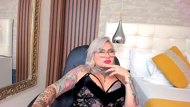 ArianaMora online show from May 30, 2026, 12:00 pm