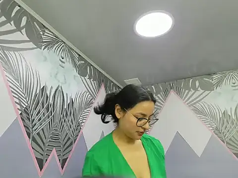AuroraGreyy online show from May 29, 2026, 11:27 am