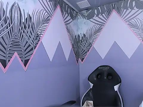 AuroraGreyy online show from June 2, 2026, 1:11 pm