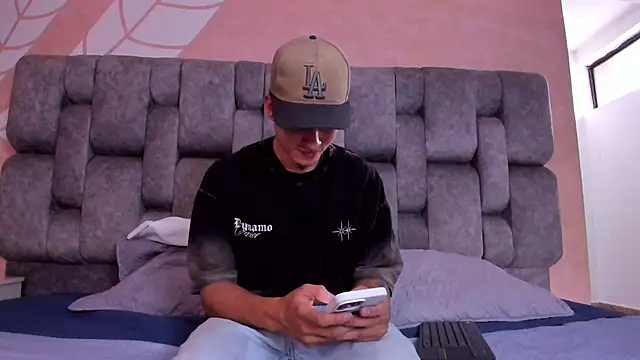 wesley boyy  online show from May 27, 2026, 8:27 pm