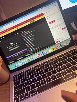 k-kinky online show from June 18, 2026, 9:14 am