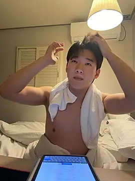 k-kinky online show from June 12, 2026, 9:18 am