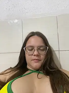 Laryssinha 69 online show from June 14, 2026, 4:03 am