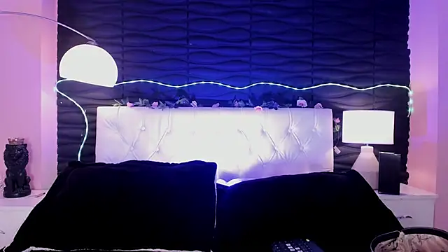 Natasha Nassty online show from June 25, 2026, 8:47 pm