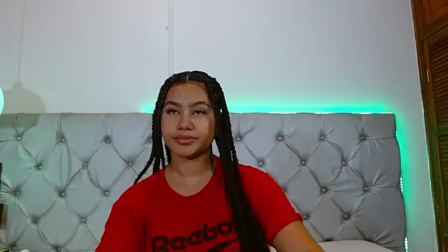 NoiraVale online show from May 29, 2026, 7:09 pm
