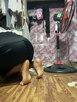 GoodGirl Squirt online show from July 16, 2026, 4:37 pm