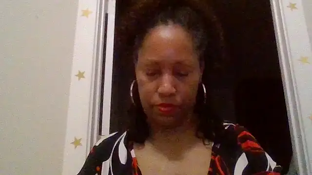 MsDeeLive online show from June 5, 2026, 4:50 am