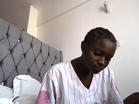 Hotgirl 2005 online show from July 2, 2026, 6:30 am