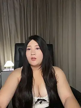 Luckysisi-s online show from May 30, 2026, 1:28 pm