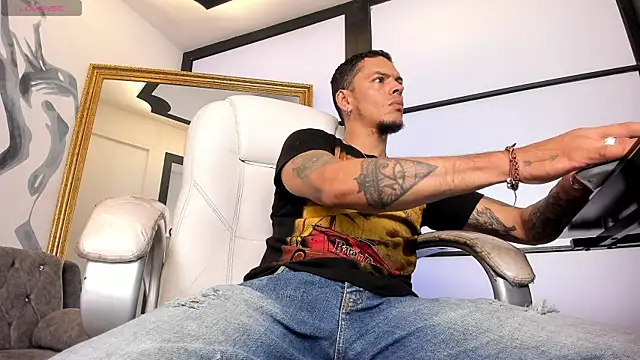 Snapshot of AntonyEvans chatting on June 12, 2026, 4:10 am AntonyEvans online show from June 12, 2026, 4:10 am