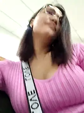 Snapshot of DaniRivers_ chatting on June 17, 2026, 2:38 pm DaniRivers online show from June 17, 2026, 2:38 pm
