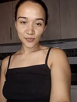 Snapshot of DaniRivers_ chatting on July 30, 2026, 11:04 pm DaniRivers online show from July 30, 2026, 11:04 pm