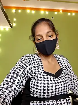 Miss Aaisha online show from June 18, 2026, 8:35 am