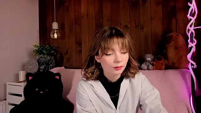 Snapshot of IvoryPesante chatting on July 8, 2026, 7:25 pm IvoryPesante online show from July 8, 2026, 7:25 pm