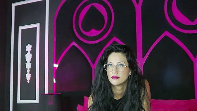 Snapshot of Areina chatting on July 12, 2026, 4:35 am Areina online show from July 12, 2026, 4:35 am