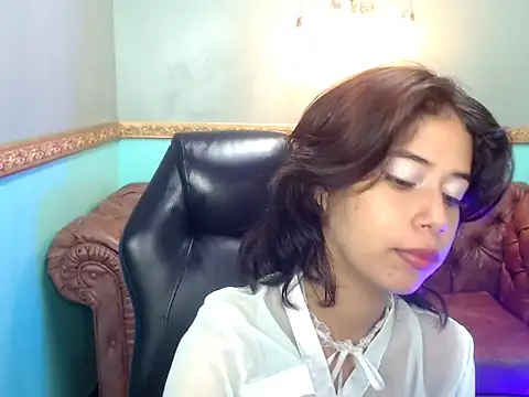 DannaLorenz online show from June 5, 2026, 6:02 pm