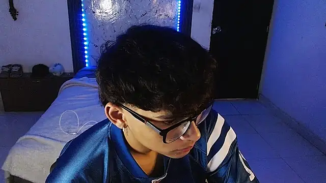 Snapshot of Mr_yisuzz chatting on June 21, 2026, 11:16 am Mr yisuzz online show from June 21, 2026, 11:16 am