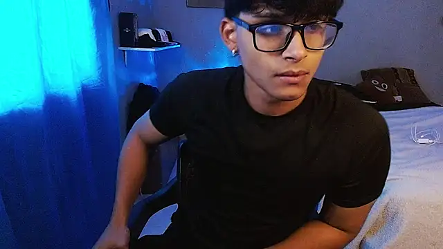 Snapshot of Mr_yisuzz chatting on July 20, 2026, 12:29 pm Mr yisuzz online show from July 20, 2026, 12:29 pm