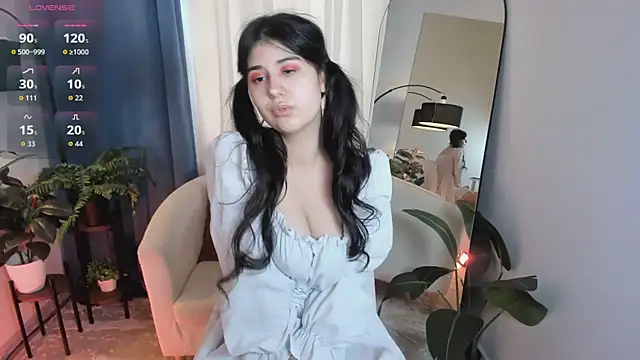 Lyra Skye  online show from June 3, 2026, 6:25 am