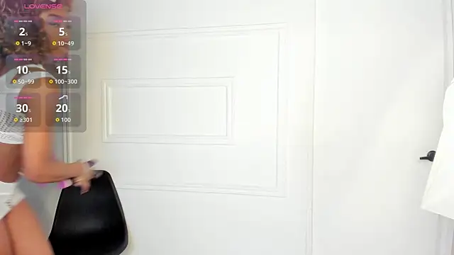 emmaalennox   online show from June 4, 2026, 7:29 pm