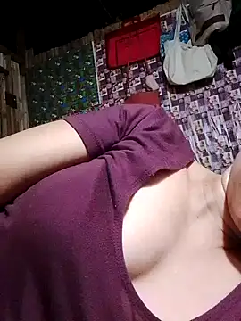 hotmom lyn online show from June 21, 2026, 4:24 pm