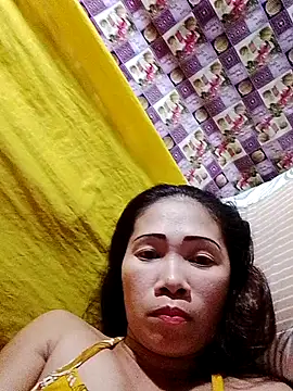 hotmom lyn online show from May 29, 2026, 1:39 pm