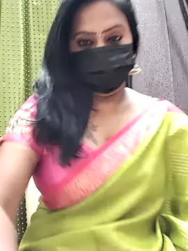 Snapshot of Meera_mia chatting on July 17, 2026, 7:33 pm Meera mia online show from July 17, 2026, 7:33 pm