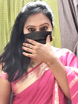 Snapshot of Meera_mia chatting on July 6, 2026, 1:51 pm Meera mia online show from July 6, 2026, 1:51 pm