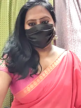 Snapshot of Meera_mia chatting on July 18, 2026, 7:39 am Meera mia online show from July 18, 2026, 7:39 am