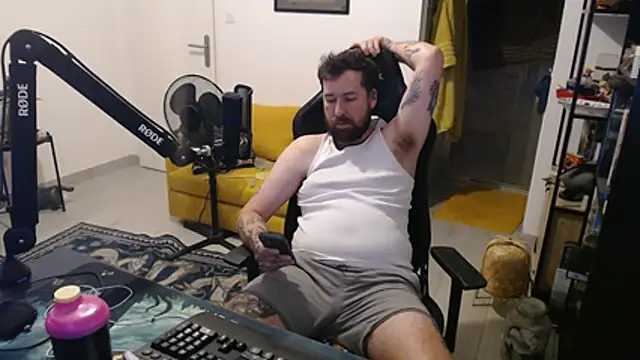 Moonblo0d online show from July 3, 2026, 5:58 am