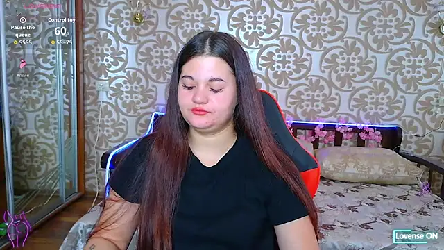 Snapshot of ElisesMuse chatting on July 23, 2026, 6:55 am ElisesMuse online show from July 23, 2026, 6:55 am