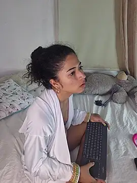 Snapshot of Nadia-Monroe chatting on July 19, 2026, 6:26 pm Nadia-Monroe online show from July 19, 2026, 6:26 pm