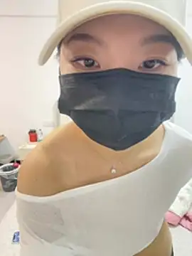 momo-wu online show from May 31, 2026, 3:18 pm