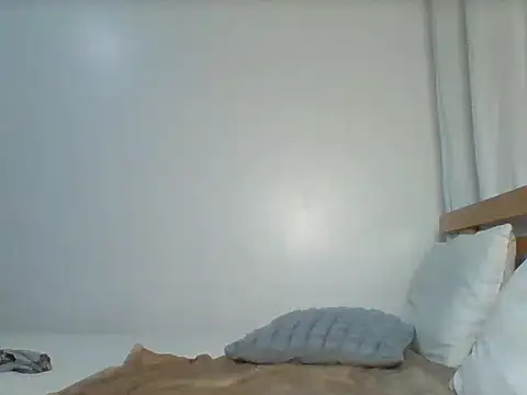 Prettybree online show from June 3, 2026, 7:18 pm