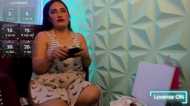 sthefy01 online show from June 3, 2026, 8:02 pm
