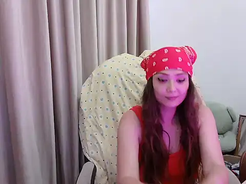 Lola Creolla online show from June 4, 2026, 2:33 pm