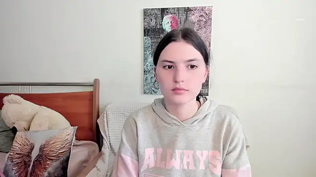 Kira Devi online show from June 5, 2026, 11:49 am