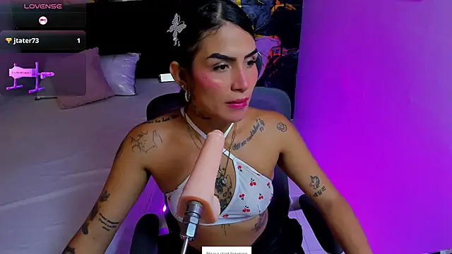 Snapshot of Alanna_Wild chatting on June 27, 2026, 6:47 pm Alanna Wild online show from June 27, 2026, 6:47 pm
