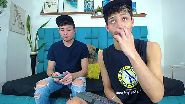 STRANGER BOYS online show from June 29, 2026, 11:04 pm