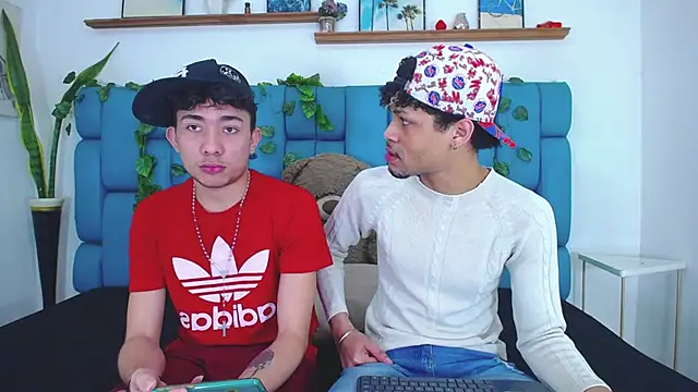 STRANGER BOYS online show from July 17, 2026, 11:13 pm