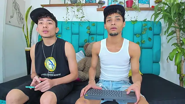 STRANGER BOYS online show from July 21, 2026, 11:17 pm