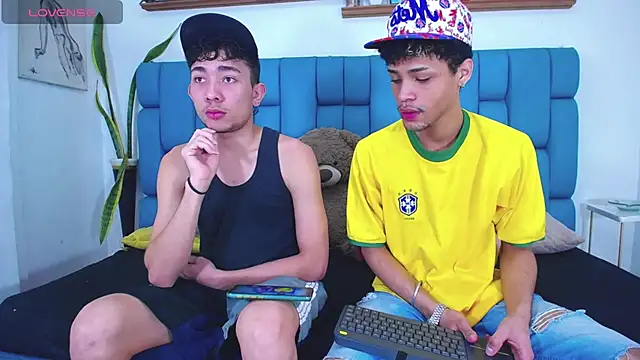 STRANGER BOYS online show from June 30, 2026, 11:05 pm