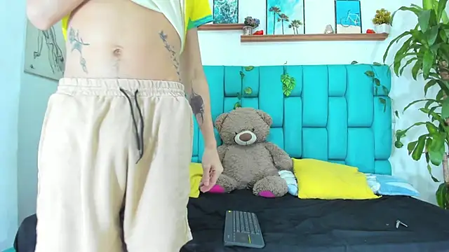 STRANGER BOYS online show from July 27, 2026, 11:23 pm