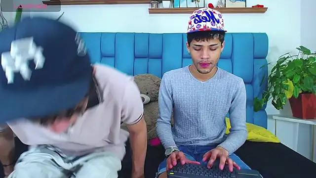 STRANGER BOYS online show from July 3, 2026, 11:22 pm
